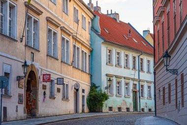 Prag, Çek Cumhuriyeti, 11 Mayıs 2024: Prag 'ın Hradcany bölgesindeki eski evler.