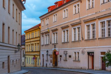 Prag, Çek Cumhuriyeti, 11 Mayıs 2024: Prag 'ın Hradcany bölgesindeki eski evler.