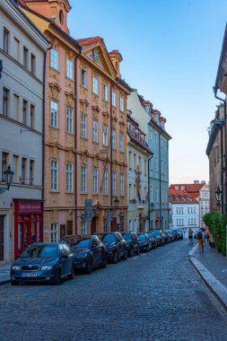 Prag, Çek Cumhuriyeti, 13 Mayıs 2024: Prag 'ın Hradcany bölgesindeki eski evler.