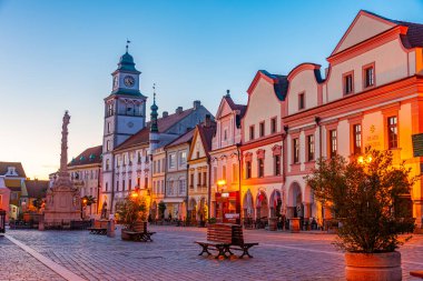 Trebon, Çek Cumhuriyeti, 15 Haziran 2024: Çek kentinin Trebon.IMAGE kentindeki Masarykovo namesti meydanının gündoğumu