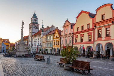 Trebon, Çek Cumhuriyeti, 15 Haziran 2024: Çek kentinin Trebon.IMAGE kentindeki Masarykovo namesti meydanının gündoğumu