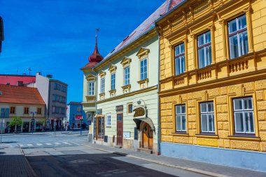 Jindrichuv Hradec, Çek Cumhuriyeti, 15 Haziran 2024: Çek kentinde renkli cadde Jindrichuv Hradec.IMAGE