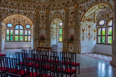 Jindrichuv Hradec, Çek Cumhuriyeti, 15 Haziran 2024: Çek Cumhuriyeti 'nin Jindrichuv Hradec kentindeki Rondel şatosunun içi. IMAGE