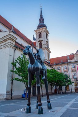 Brno, Çek Cumhuriyeti, 23 Haziran 2024: Çek Cumhuriyeti 'nin Brno kentindeki Margrave Jobst' un Binicilik Heykeli.