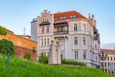 Brno, Çek Cumhuriyeti, 23 Haziran 2024: Çek Cumhuriyeti 'nin Brno kentinde Aziz Kiril ve Methodius heykeli.