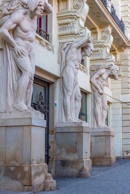 Brno, Çek Cumhuriyeti, 23 Haziran 2024: Çek Cumhuriyeti 'nin Brno kentindeki JAMU binasının gündoğumu.