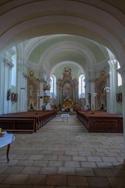 Dacice, Çek Cumhuriyeti, 29 Haziran 2024: Çek Cumhuriyeti 'nin Dacice kentindeki Saint Vavrinec kilisesi.