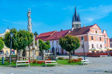 Telc, Çek Cumhuriyeti, 29 Haziran 2024: Çek Cumhuriyeti 'nin Telc kentindeki tarihi meydanda renkli evler. IMAGE