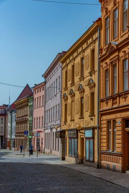 Jihlava, Çek Cumhuriyeti, 30 Haziran 2024: Çek Cumhuriyeti 'nin merkezindeki ticaret caddesi. IMAGE