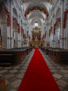 Polna, Çek Cumhuriyeti, 30 Haziran 2024: Çek Cumhuriyeti 'nin Polna kentinde Bakire Meryem Varsayımı Kilisesi.
