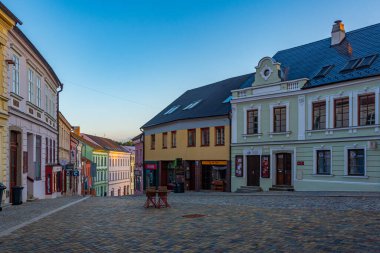 Trebiç, Çek Cumhuriyeti, 5 Temmuz 2024: Çek Cumhuriyeti 'nin merkezindeki ticaret caddesi. IMAGE