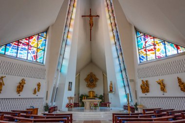 Breclav, Çek Cumhuriyeti, 7 Temmuz 2024: Çek Cumhuriyeti 'nin Breclav kentindeki Saint Wenceslas Kilisesi.