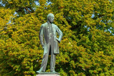 Litomysl, Çek Cumhuriyeti, 31 Ağustos 2024: Çek Cumhuriyeti 'nin Litomysl kentindeki Smetanovo isim meydanında Bedrich smetana heykeli.