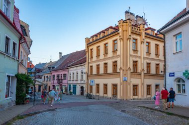 Madalyon, 7 Eylül 2024: Çek Cumhuriyeti 'nin merkezindeki renkli evler.