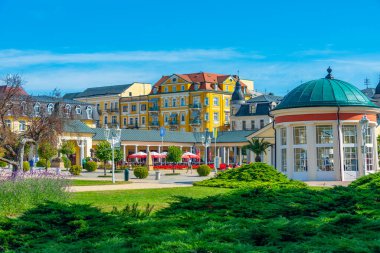 Frantiskovy Lazne, 8 Eylül 2024: Çek Cumhuriyeti 'nin Frantiskovy Lazne kentindeki barış meydanı.