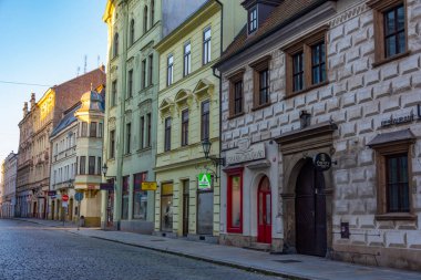 Pilsen, Çek Cumhuriyeti, 22 Eylül 2024: Çek Cumhuriyeti 'nin Pilsen merkezindeki ticaret caddesi.