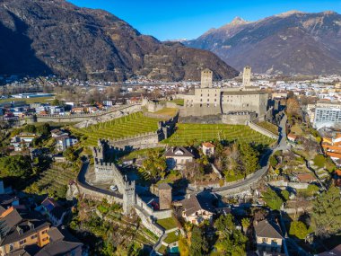 Castelgrande, İsviçre ile Bellinzona 'nın Panorama Manzarası.