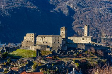Castelgrande, İsviçre ile Bellinzona 'nın Panorama Manzarası.