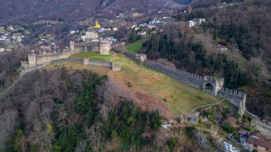Castello di Montebello, Switzerland ile gün batımı manzarası.