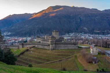 Castello di Montebello, Switzerland ile gün batımı manzarası.