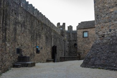 Castello di Montebello 'nun avlusu Bellinzona, Switzerland.