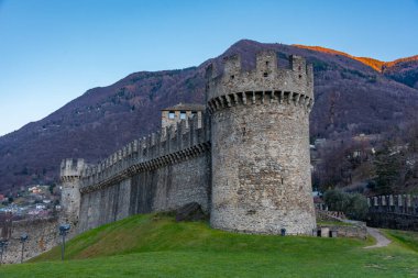 Castello di Montebello 'nun avlusu Bellinzona, Switzerland.