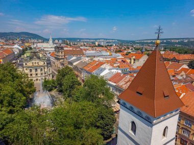 Slovakya 'nın Kosice kentindeki ulusal tiyatronun panorama manzarası.