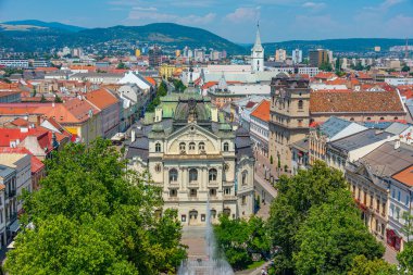Slovakya 'nın Kosice kentindeki ulusal tiyatronun panorama manzarası.