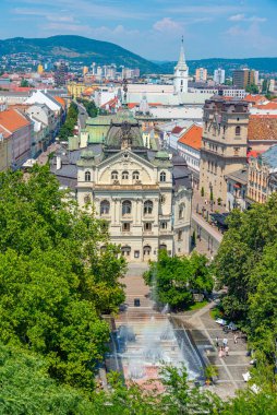Slovakya 'nın Kosice kentindeki ulusal tiyatronun panorama manzarası.