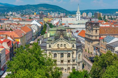 Slovakya 'nın Kosice kentindeki ulusal tiyatronun panorama manzarası.