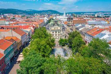 Slovakya 'nın Kosice kentindeki ulusal tiyatronun panorama manzarası.