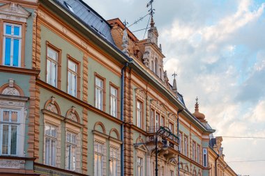 Kosice, Slovakya 'daki ana meydandaki tarihi evler.
