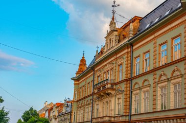 Kosice, Slovakya 'daki ana meydandaki tarihi evler.