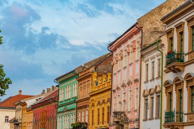 Kosice, Slovakya 'daki ana meydandaki tarihi evler.