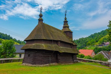 Ahşap Ortodoks St. Archangel Kilisesi Michael Rusky Potok, Slovakya 'da.