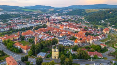 Slovakya 'da Bardejov' un günbatımı manzarası.