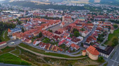 Slovakya 'da Bardejov' un günbatımı manzarası.