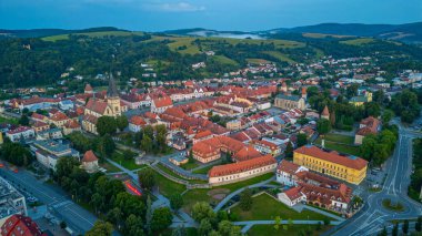 Slovakya 'da Bardejov' un günbatımı manzarası.