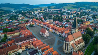 Slovakya 'da Bardejov' un günbatımı manzarası.