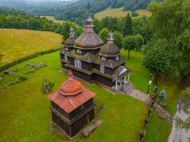 Tanrının Annesini Koruma Tapınağı, Nizny Komarnik, Slovakya.