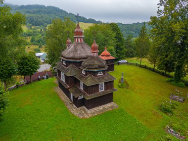 Tanrının Annesini Koruma Tapınağı, Nizny Komarnik, Slovakya.