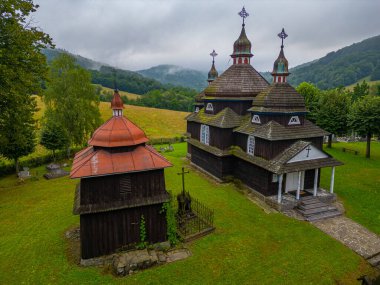 Tanrının Annesini Koruma Tapınağı, Nizny Komarnik, Slovakya.