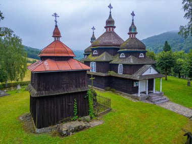 Tanrının Annesini Koruma Tapınağı, Nizny Komarnik, Slovakya.
