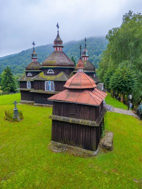 Tanrının Annesini Koruma Tapınağı, Nizny Komarnik, Slovakya.