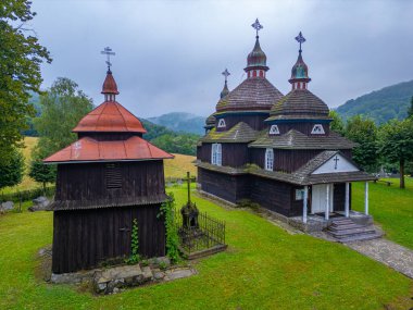 Tanrının Annesini Koruma Tapınağı, Nizny Komarnik, Slovakya.