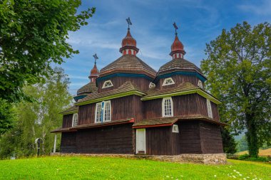 Tanrının Annesini Koruma Tapınağı, Nizny Komarnik, Slovakya.