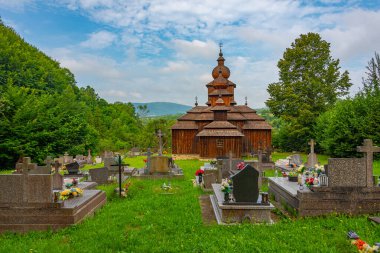 Dobroslava, Slovakya 'daki Aziz Paraskeva Katolik ahşap kilisesi.