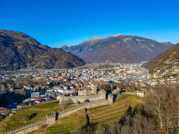 Castello di Montebello, Switzerland ile Bellinzona Panorama Manzarası.