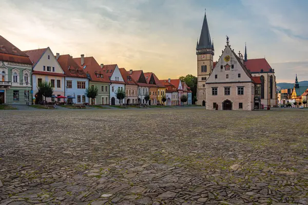 Slovakya 'da Bardejov' un günbatımı manzarası.