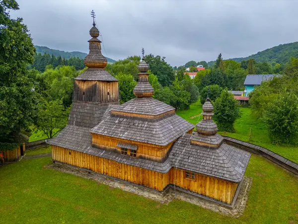 Meryem Ana 'nın Korunması Tapınağı, Mirola, Slovakya.